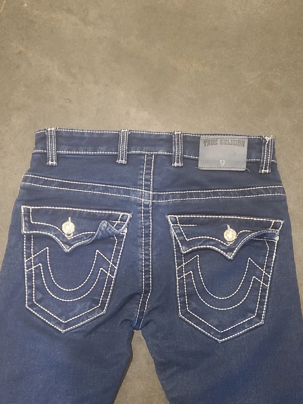 VINTAGE TRUE RELIGION HIGH RISE JEANS - Picture 7 of 13